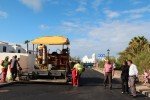 La alcaldesa de Yaiza, Gladys Acuña, y los concejales, Juan Lorenzo Tavío y Roque Herrera, comprobaron la buena marcha de las obras.