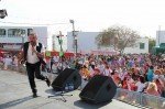 Pepe Benavente, la parranda El Geito y el Grupo Bomba provocan un gran baile en la plaza. Los niños se divierten por la mañana con animaciones y el desfile de disfraces.