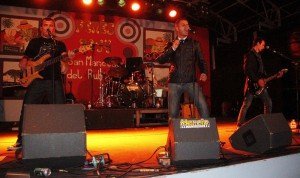 El grupo Sr. Natilla cerró una noche fantástica en Femés.